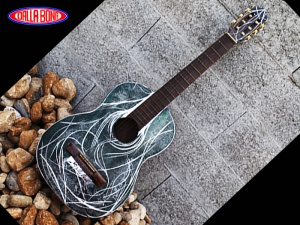 chitarra acustica verniciata