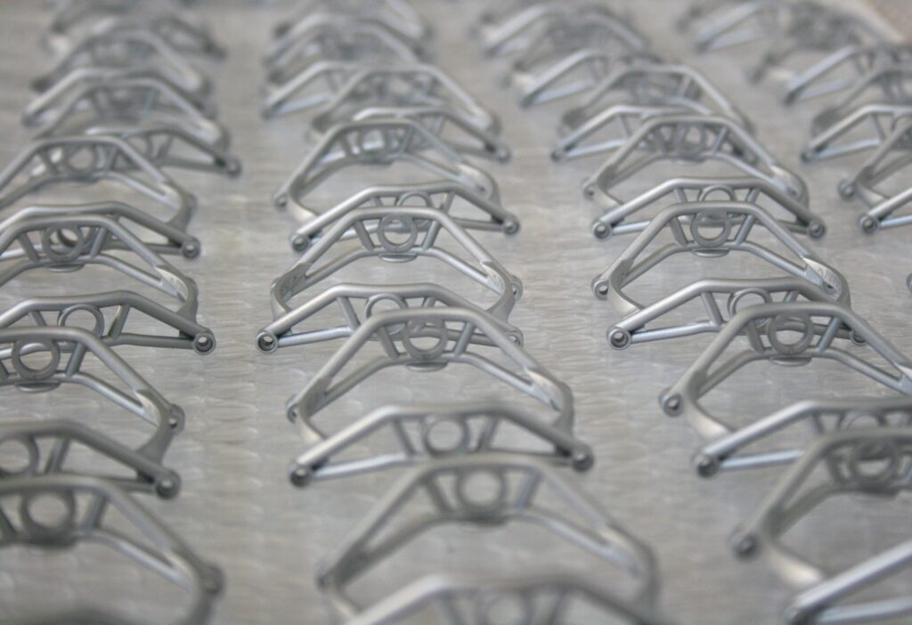 verniciatura ceramica casse orologi hand made
