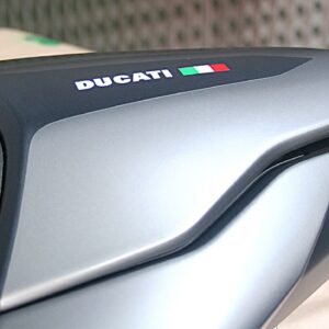 verniciatura parte posteriore ducati con modifica estetica.