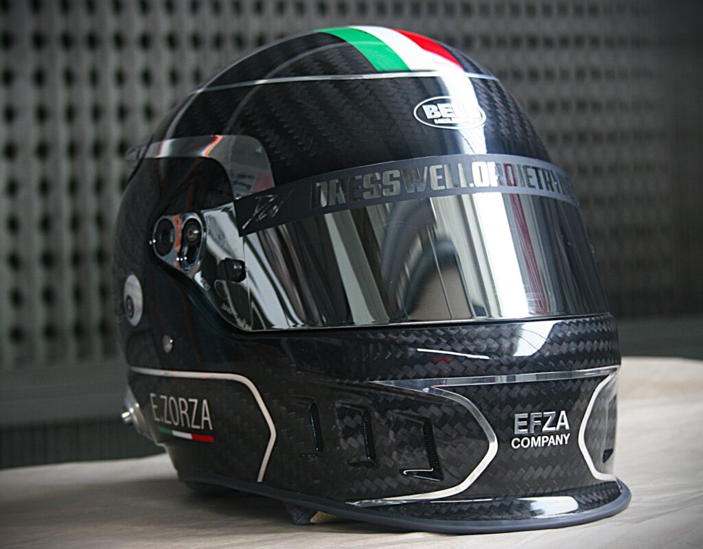 personalizzazione casco in carbonio cromo