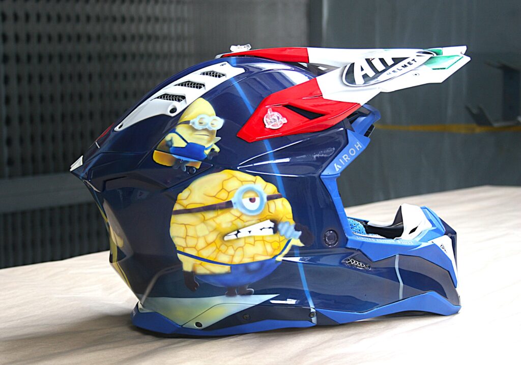 Casco aerografato mignons